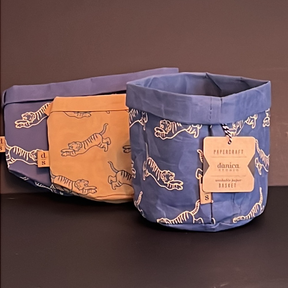 paper “baskets” set of 2-playful tiger design-folds flat/nests between uses-NWT